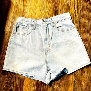 Levi High Loose Shorts, size 28